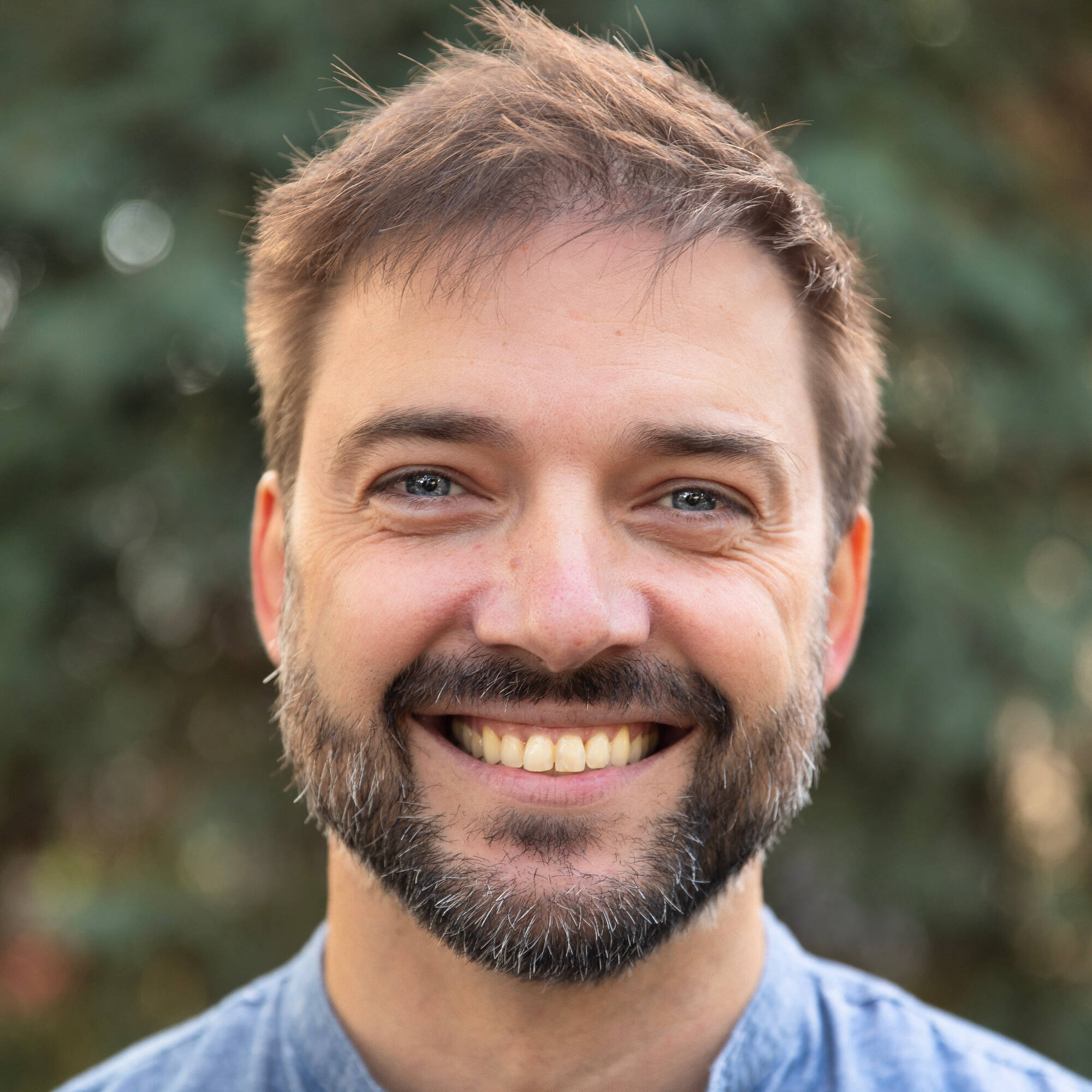 Edgar Ramos Headshot